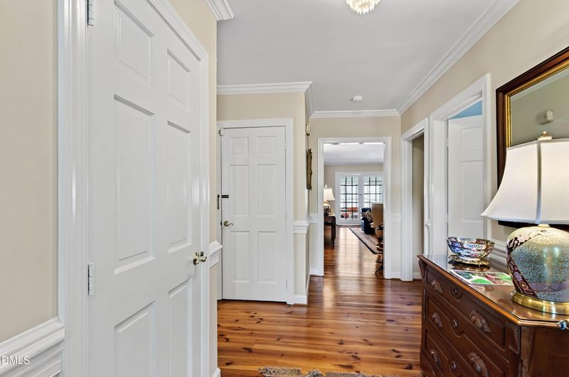 1002 Blenheim Dr, Raleigh, NC 27612