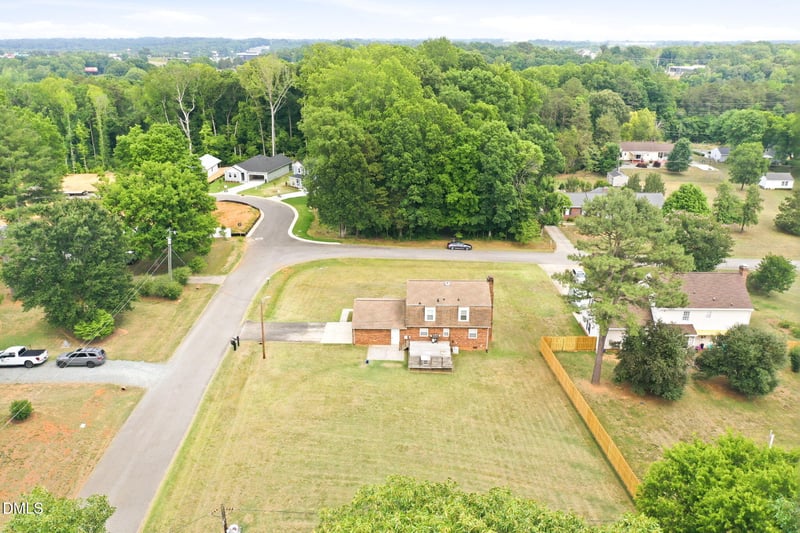 1003 Camelot Ln, Graham, NC 27253