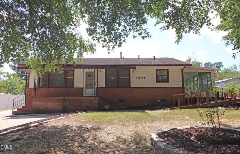 1004 Seabrook Rd, Raleigh, NC 27610