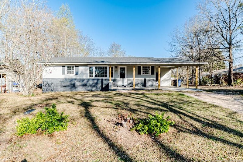 1004 Sommers St, Sanford, NC 27330