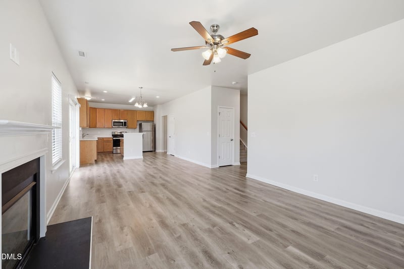 1009 Harvest Point Dr, Fuquay Varina, NC 27526