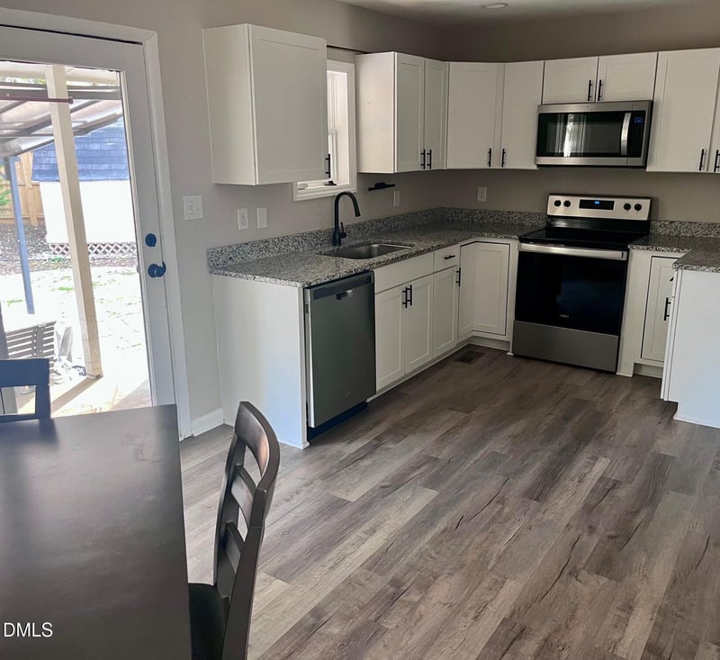1009 Helms, Raleigh, NC 27610