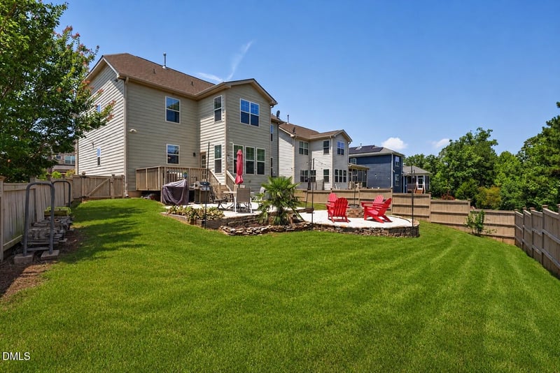 101 Cahors Trl, Holly Springs, NC 27540