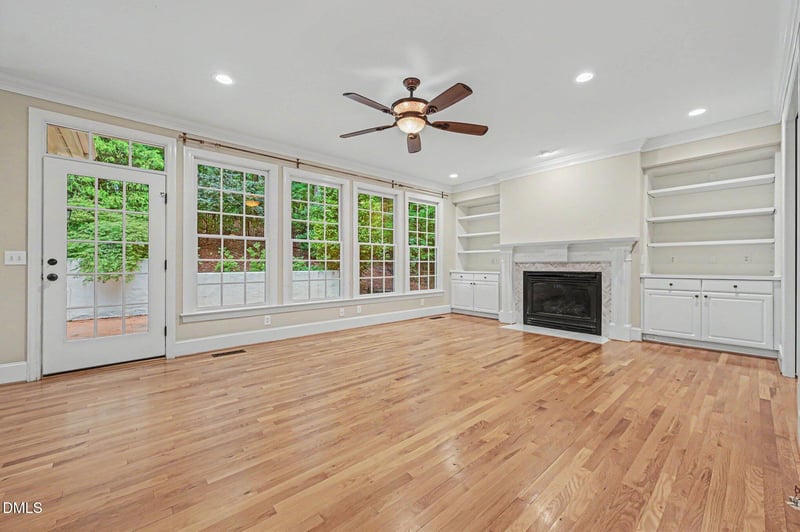 101 Collinson Dr, Chapel Hill, NC 27514