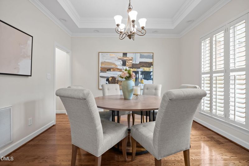 101 Coventry Ln, Cary, NC 27511