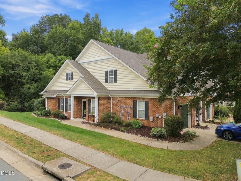 101 Kestrel Ct, Mebane, NC 27302