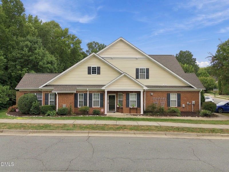 101 Kestrel Ct, Mebane, NC 27302