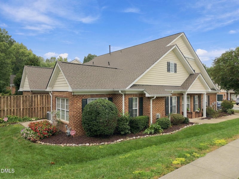 101 Kestrel Ct, Mebane, NC 27302