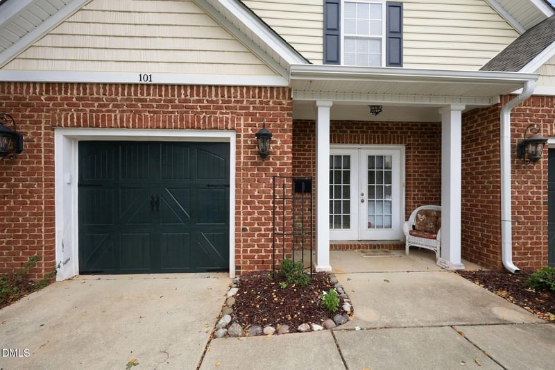 101 Kestrel Ct, Mebane, NC 27302