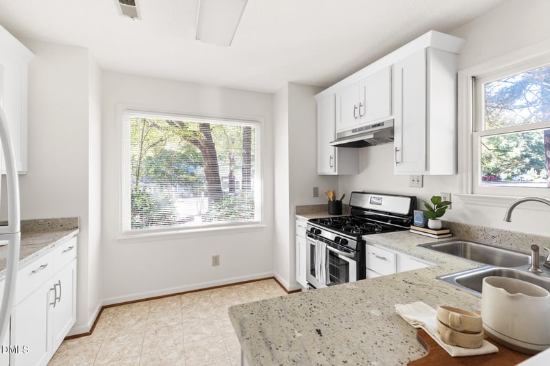 101 Standish Dr, Chapel Hill, NC 27517