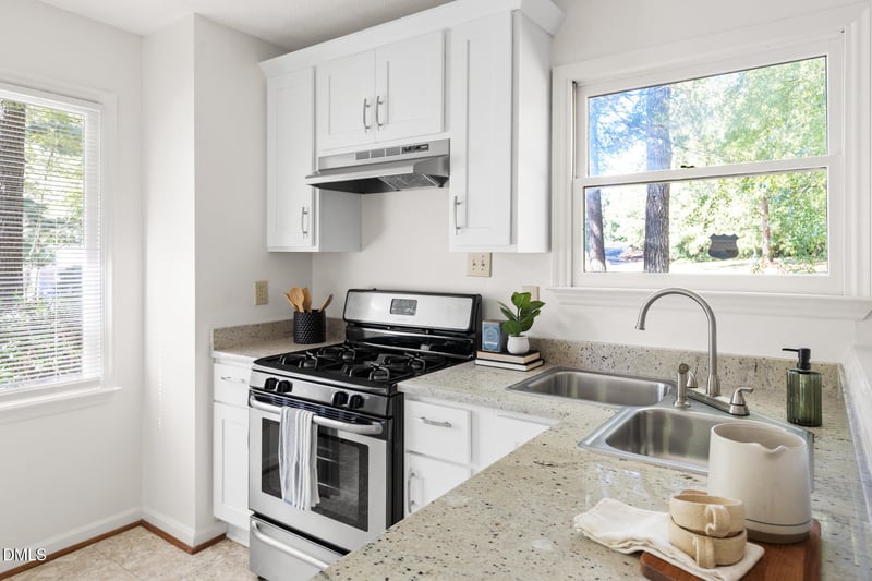 101 Standish Dr, Chapel Hill, NC 27517