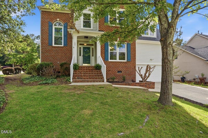 101 Streamview Dr, Cary, NC 27519