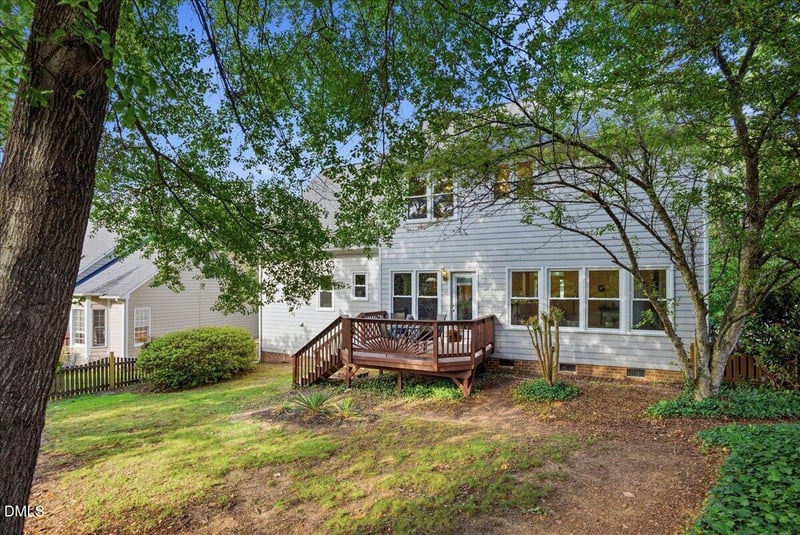 101 Streamview Dr, Cary, NC 27519