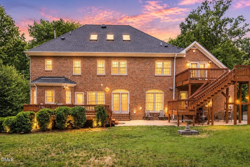 10108 Clairbourne Pl, Raleigh, NC 27615