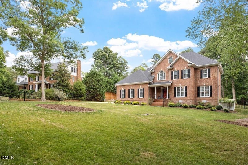 10108 Clairbourne Pl, Raleigh, NC 27615