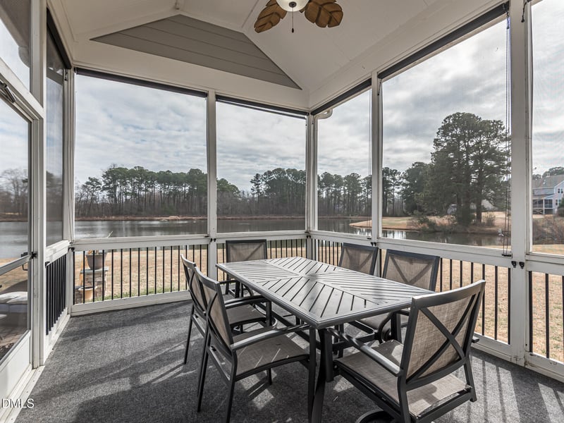 1015 Black River Dr, Zebulon, NC 27597