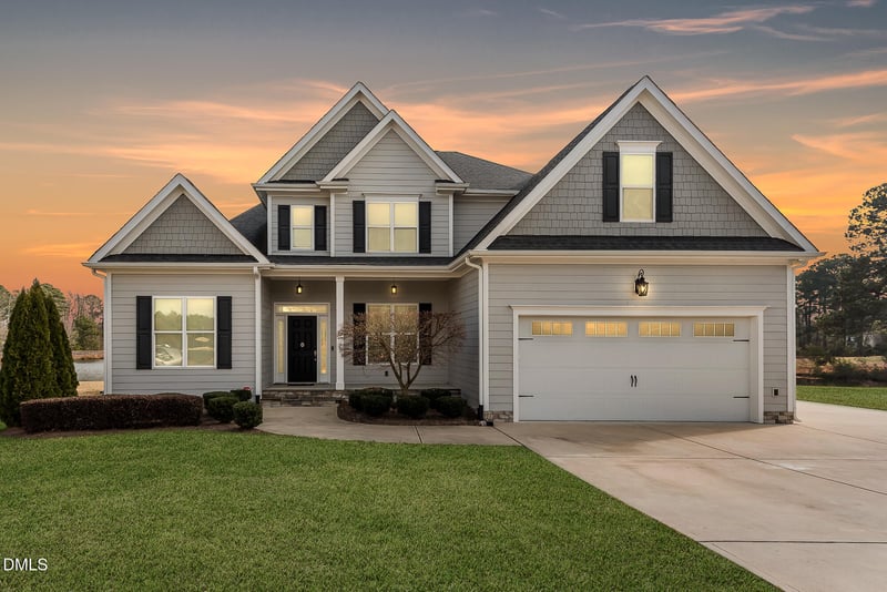 1015 Black River Dr, Zebulon, NC 27597