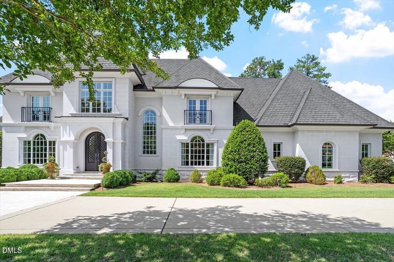1015 Venetian Ct, Cary, NC 27518