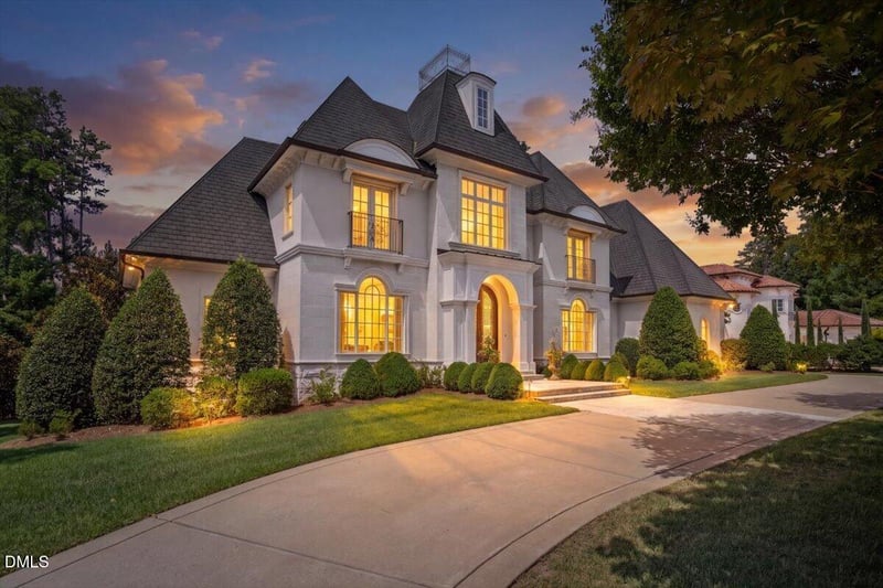 1015 Venetian Ct, Cary, NC 27518