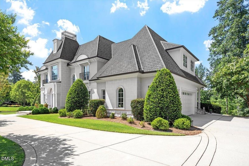 1015 Venetian Ct, Cary, NC 27518