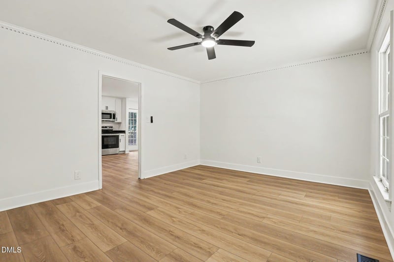 102 Amesbury Ln, Cary, NC 27511