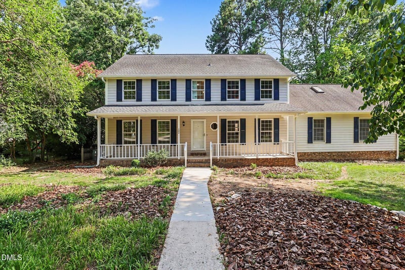 102 Amesbury Ln, Cary, NC 27511