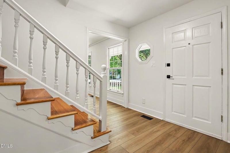102 Amesbury Ln, Cary, NC 27511