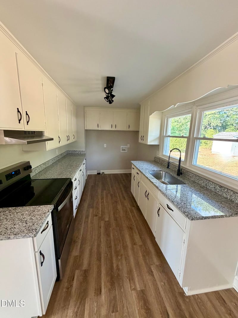 102 Anne St, Dunn, NC 28334