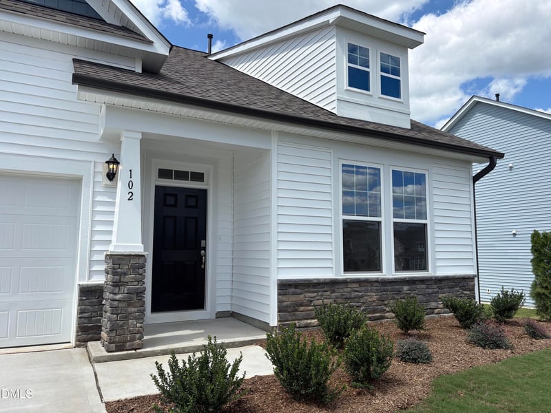 102 Appleseed Dr, Lillington, NC 27546