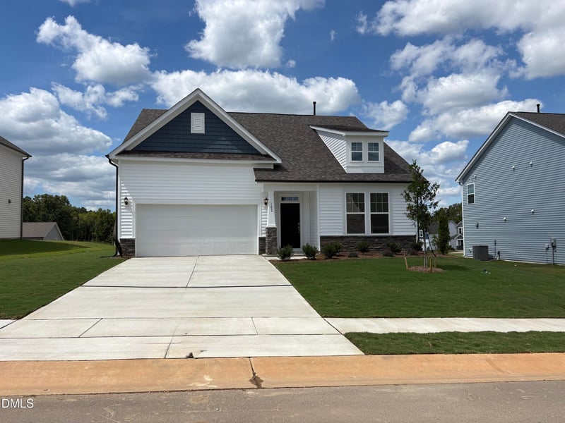 102 Appleseed Dr, Lillington, NC 27546