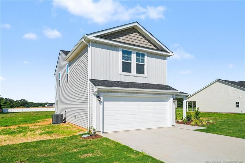 102 Baxley Dr, Dunn, NC 28334