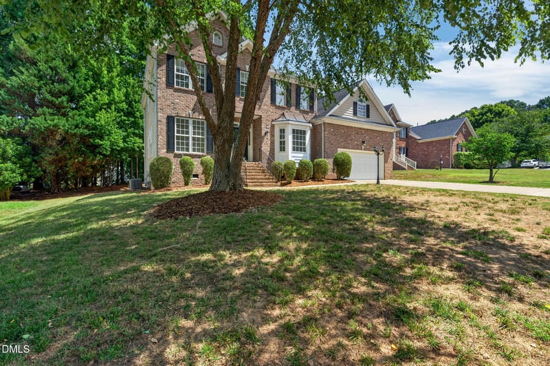 102 Hemingford Grey Ct, Cary, NC 27518