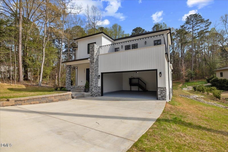 102 Horseman Dr, Louisburg, NC 27549