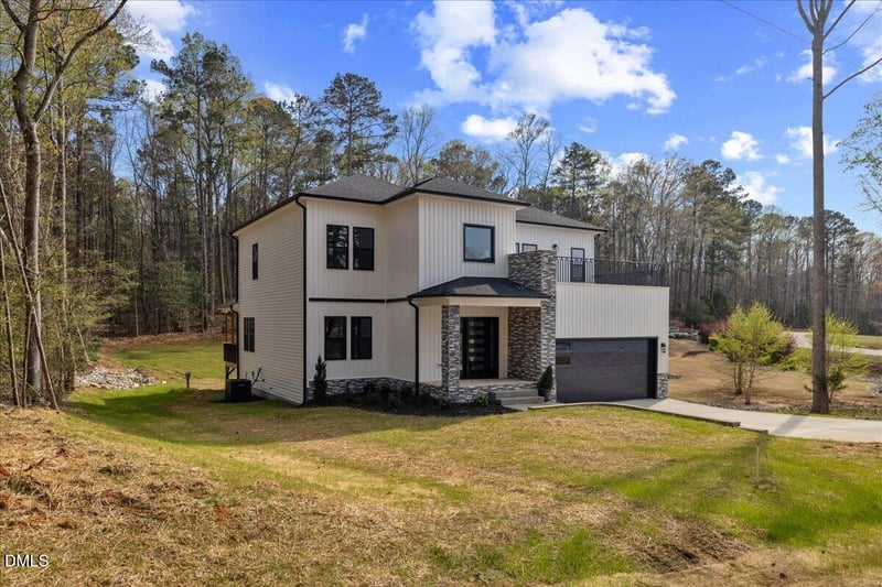 102 Horseman Dr, Louisburg, NC 27549