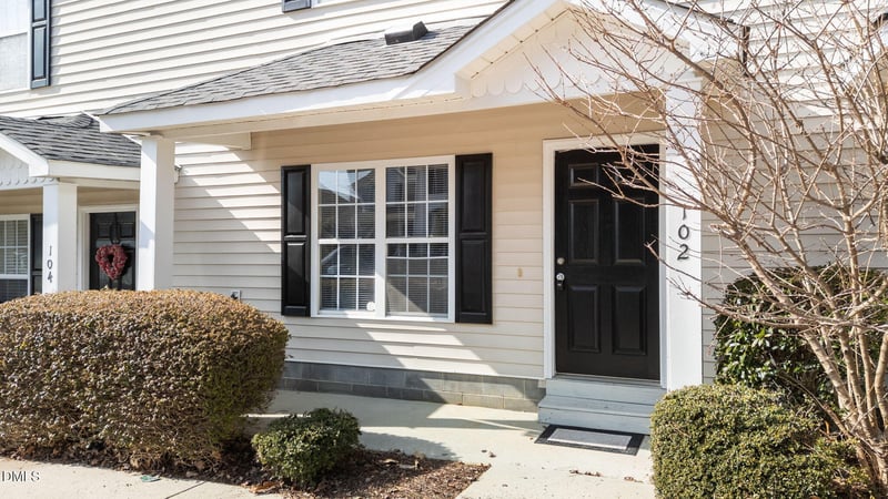 102 Licorice Dr, Apex, NC 27502