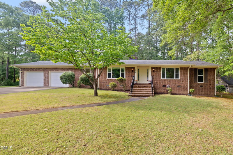 102 Olmstead Ct, Garner, NC 27529