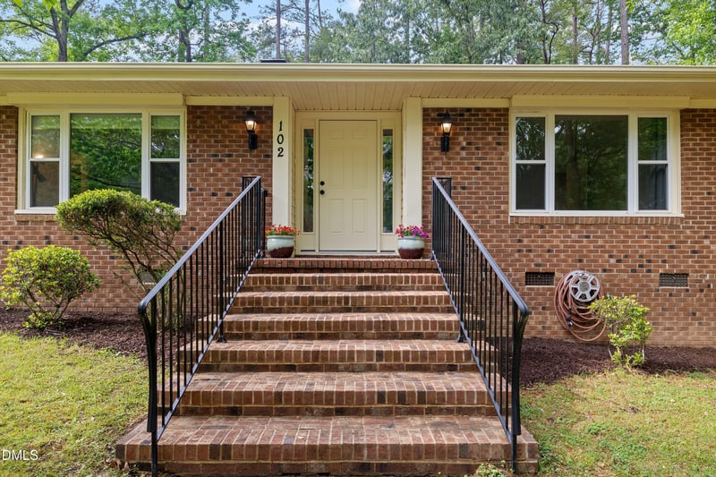 102 Olmstead Ct, Garner, NC 27529