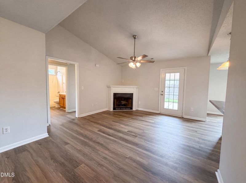 102 Reebe Cir, Selma, NC 27576