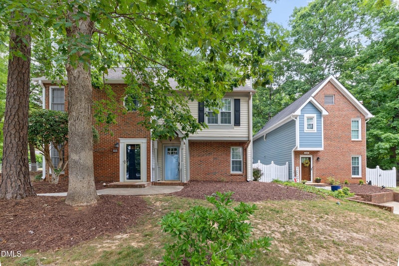 102 Westview Cove Ln, Cary, NC 27513