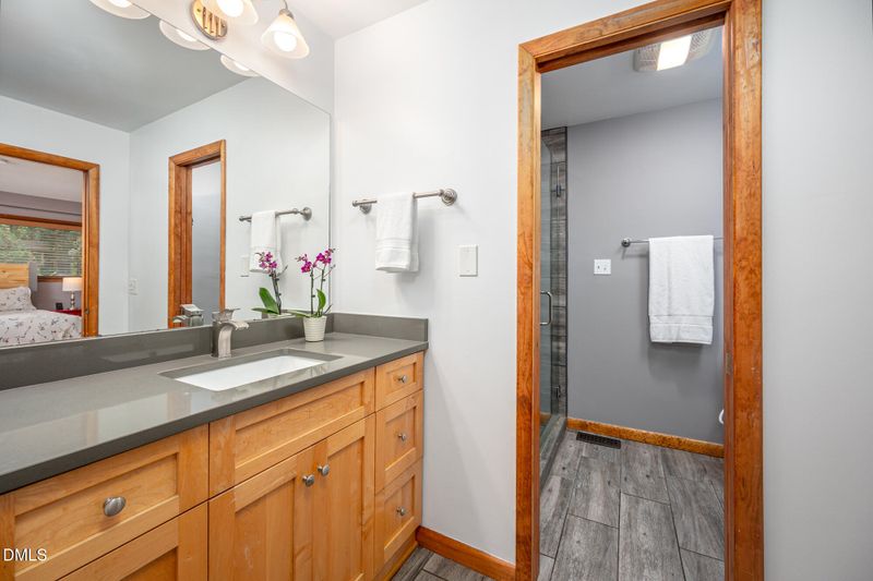 1020 Burning Tree Dr, Chapel Hill, NC 27517