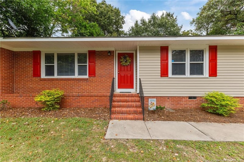 1021 Martindale Dr, Fayetteville, NC 28304