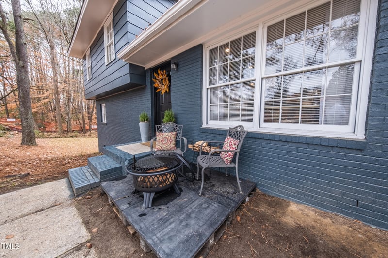 1025 Seabrook Rd, Raleigh, NC 27610