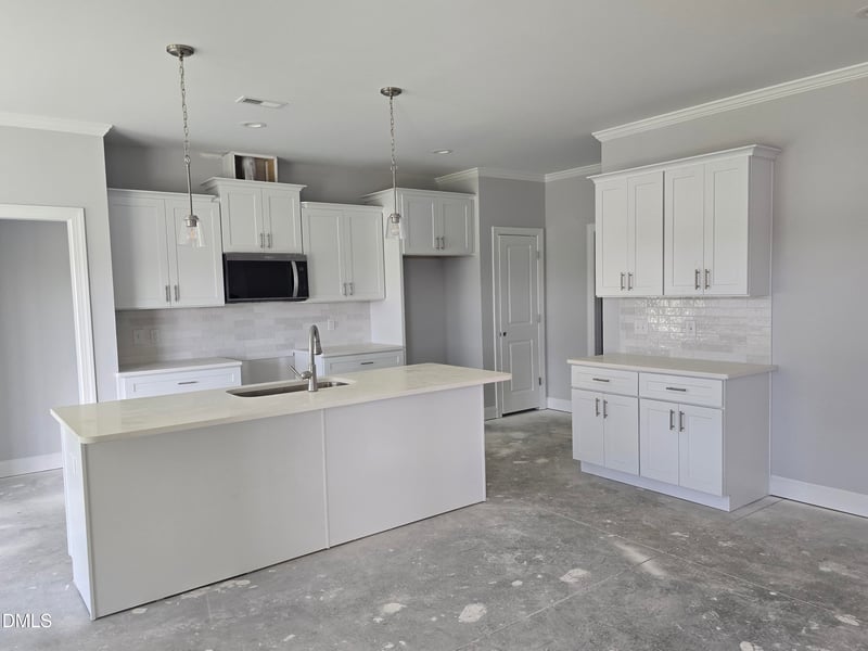 1027 N Lincoln St, Benson, NC 27504
