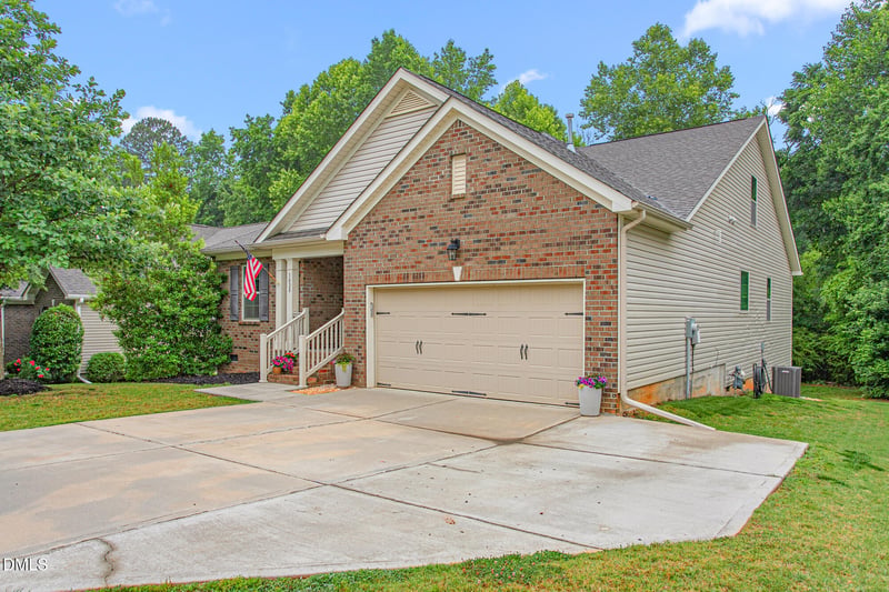 1028 Longleaf Pine Pl, Mebane, NC 27302