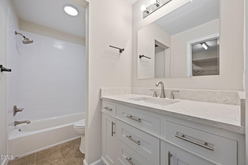 1031 Nicholwood Dr #205, Raleigh, NC 27605