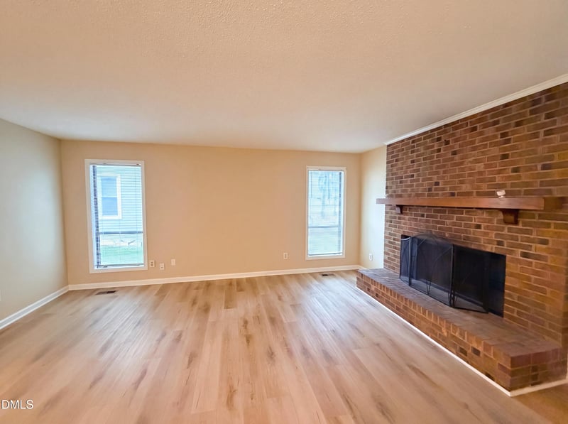104 Arbuckle Ln, Cary, NC 27511