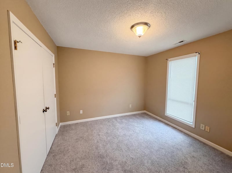 104 Arbuckle Ln, Cary, NC 27511