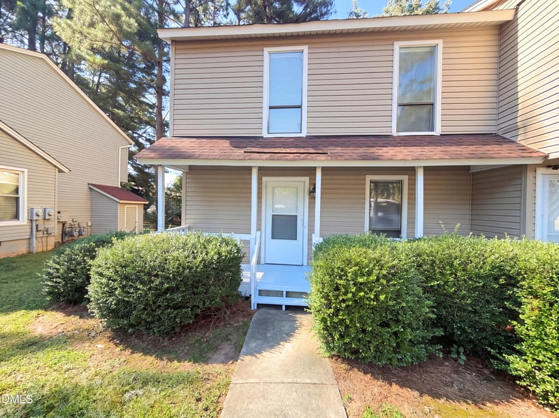 104 Arbuckle Ln, Cary, NC 27511