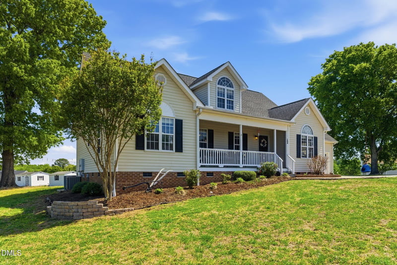 104 Churchill Downs Dr, Clayton, NC 27520
