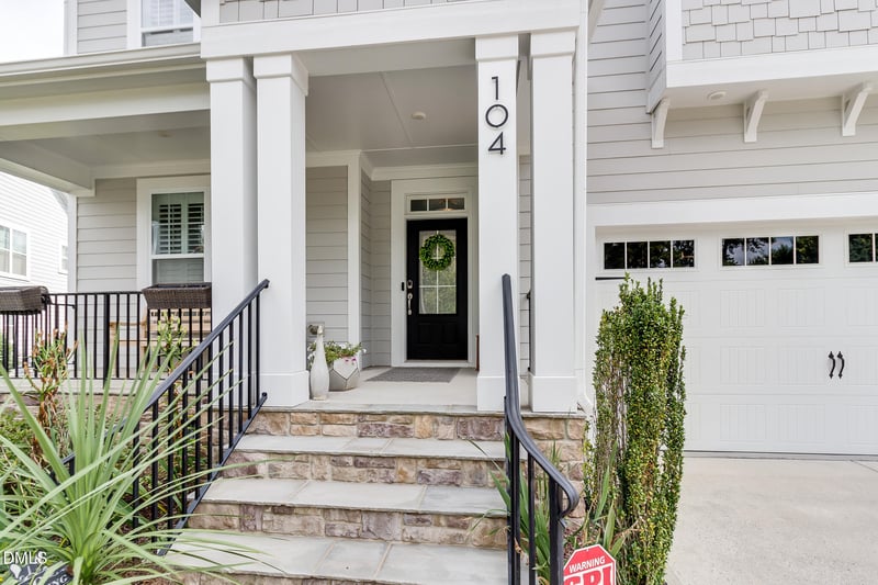 104 Hackamore Ln, Raleigh, NC 27606